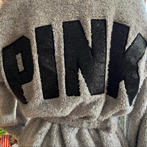 VS PINK Short Sparkly Robe - Picture 8 of 10